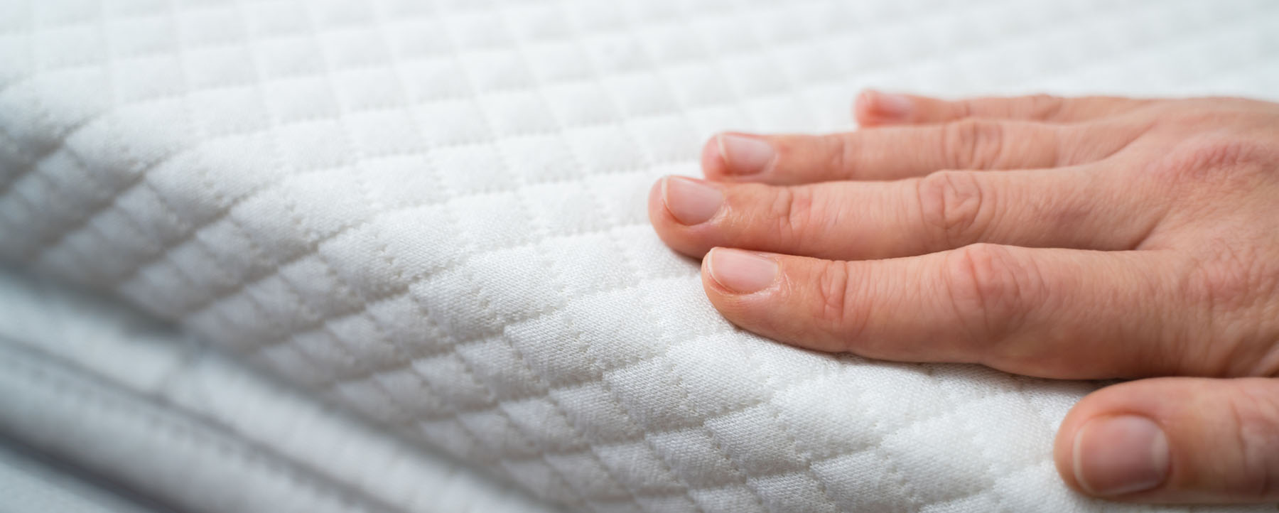 matratzen-topper-kaufen-kaltschaum-viscoschaum-gelschaum-mit-gratis-schlafberatung-in-hamburg-starkhome-002-wide.jpg