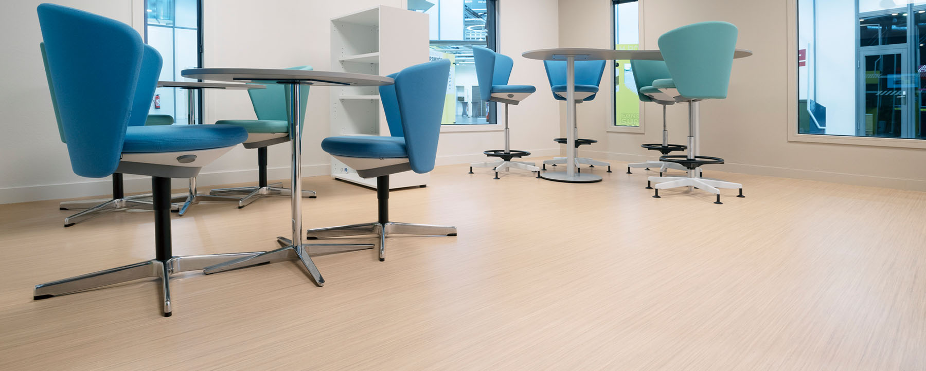 robustes-linoleum-beige-melliert-hell-fuer-privat-und-gewerbe-in-hamburg-kaufen-und-verlegen-lassen-starkhome-001-wide.jpg