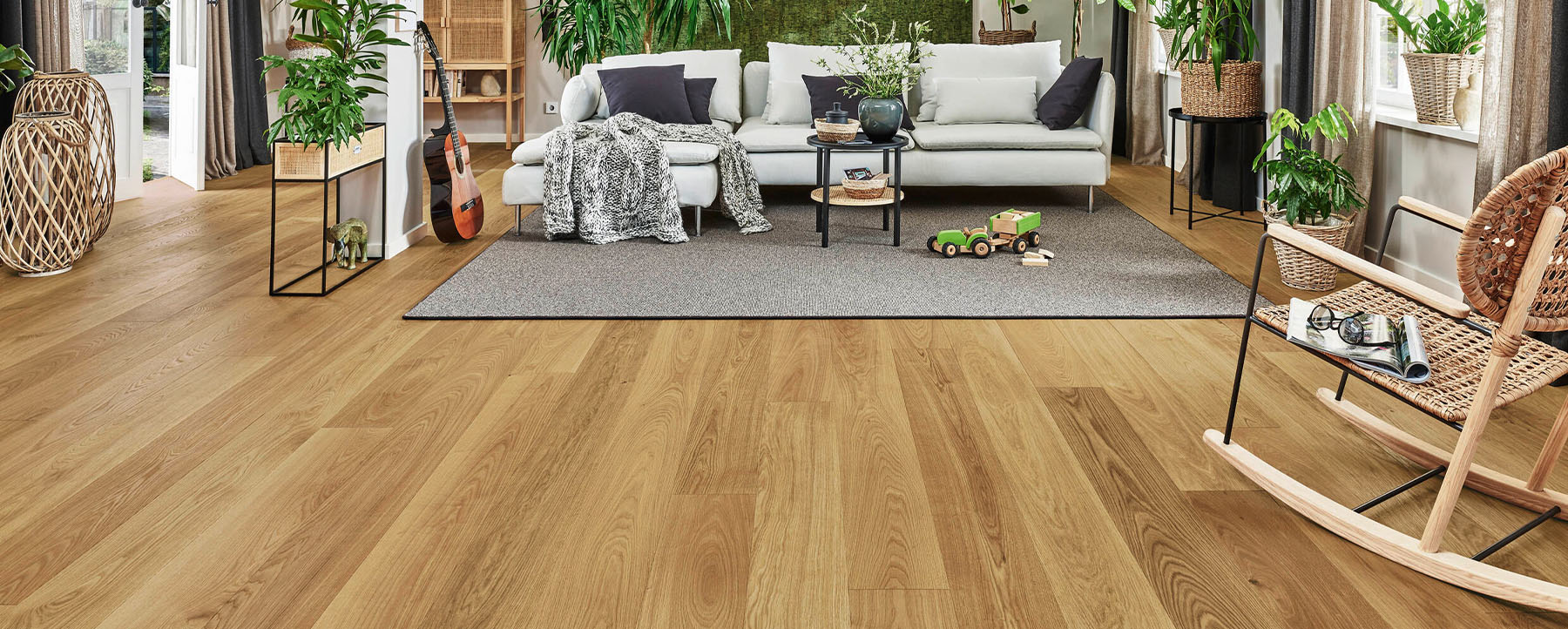 landhausdiele-eiche-holz-geoelt-in-hamburg-kaufen-und-verlegen-lassen-starkhome-001-wide.jpg